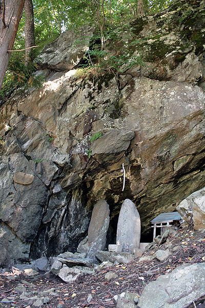 ファイル:月泉の岩屋.jpg